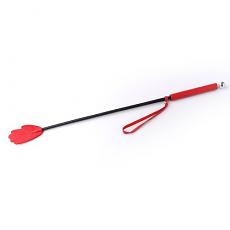 Красный стек с ладошкой и деревянной рукоятью