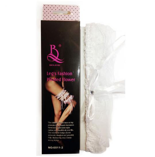 Подвязка невесты белая с лентой и стразами цвет белый